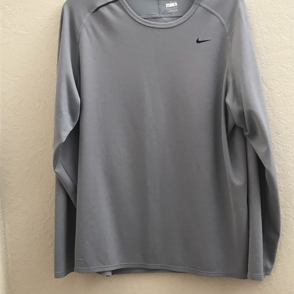 nike athletic long sleeve